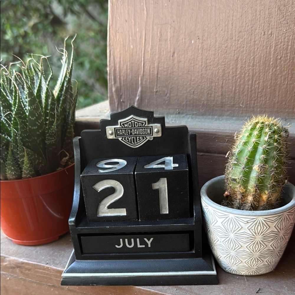 Harley-Davidson Black/Silver Block Office Calendar